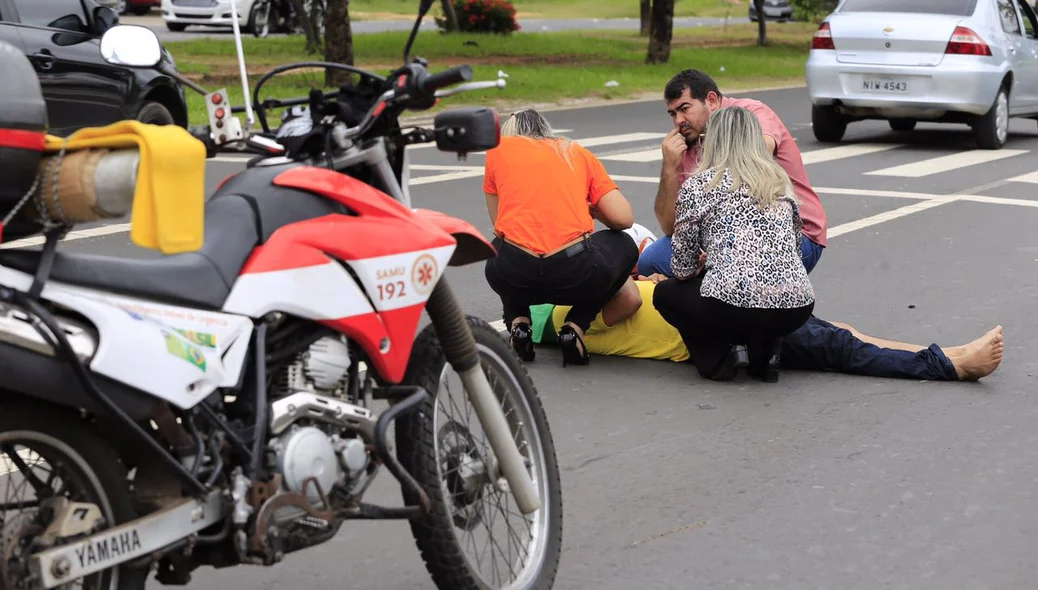 Motoqueiro ficou ferido