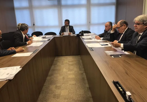 Diretor da FIEPI participa de reunião 