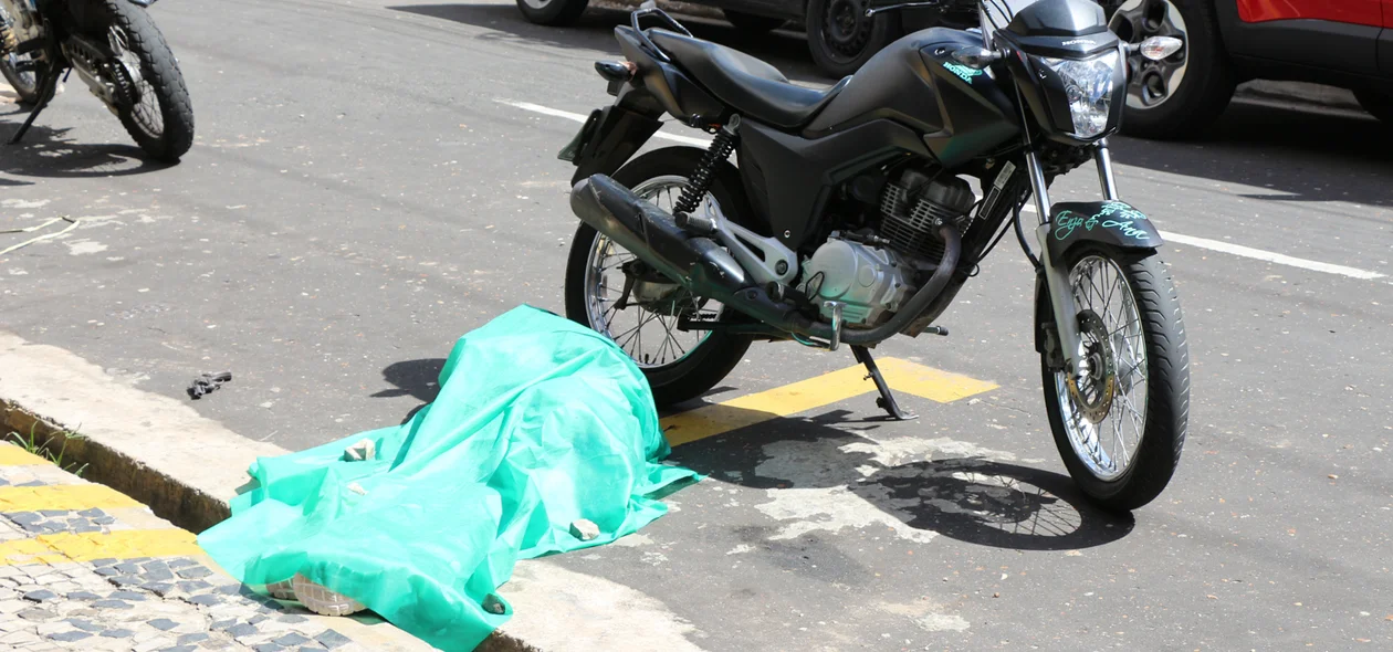 Policial mata bandido após assalto  
