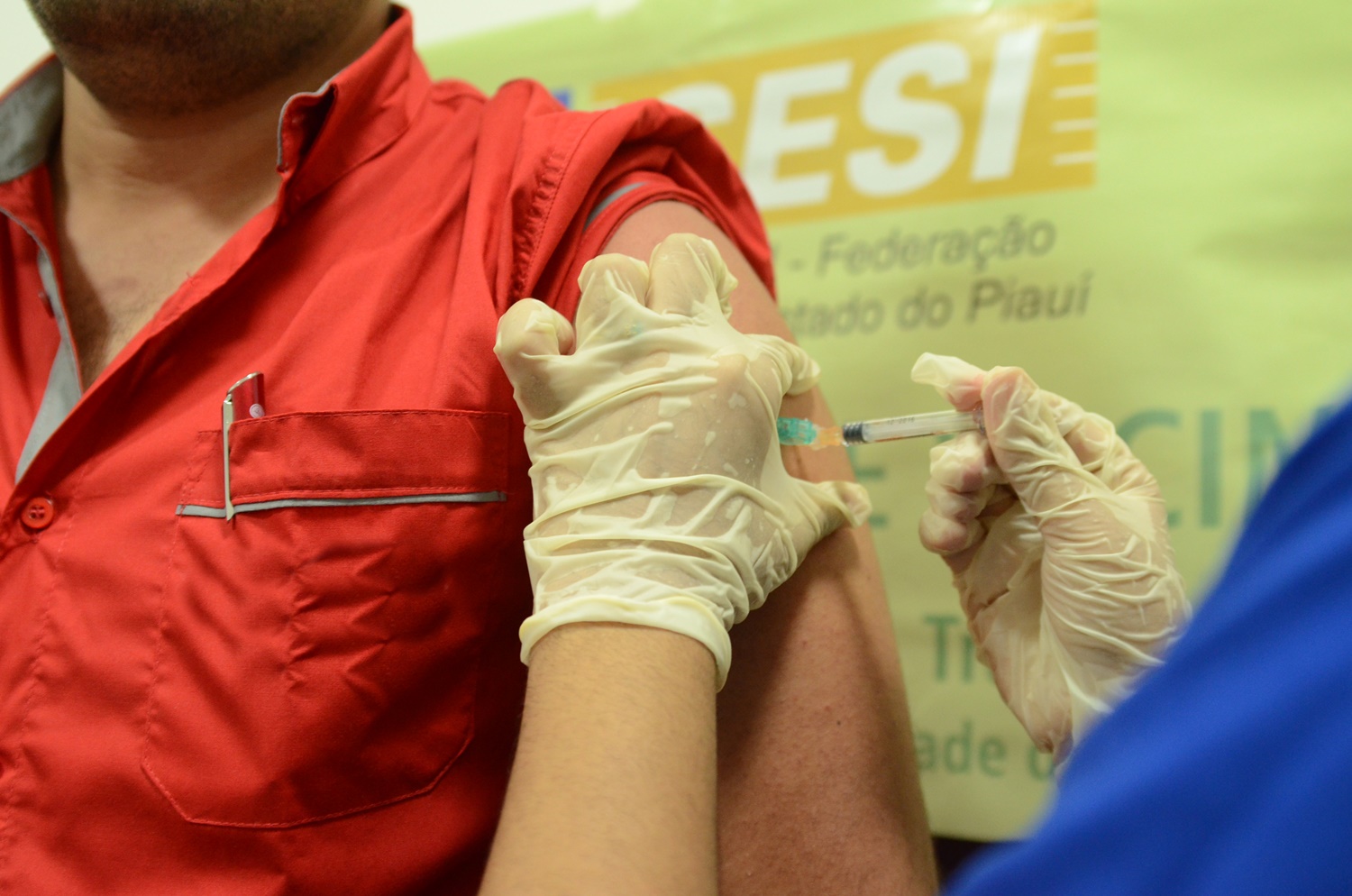 SESI inicia adesão de empresas para vacinação contra a gripe