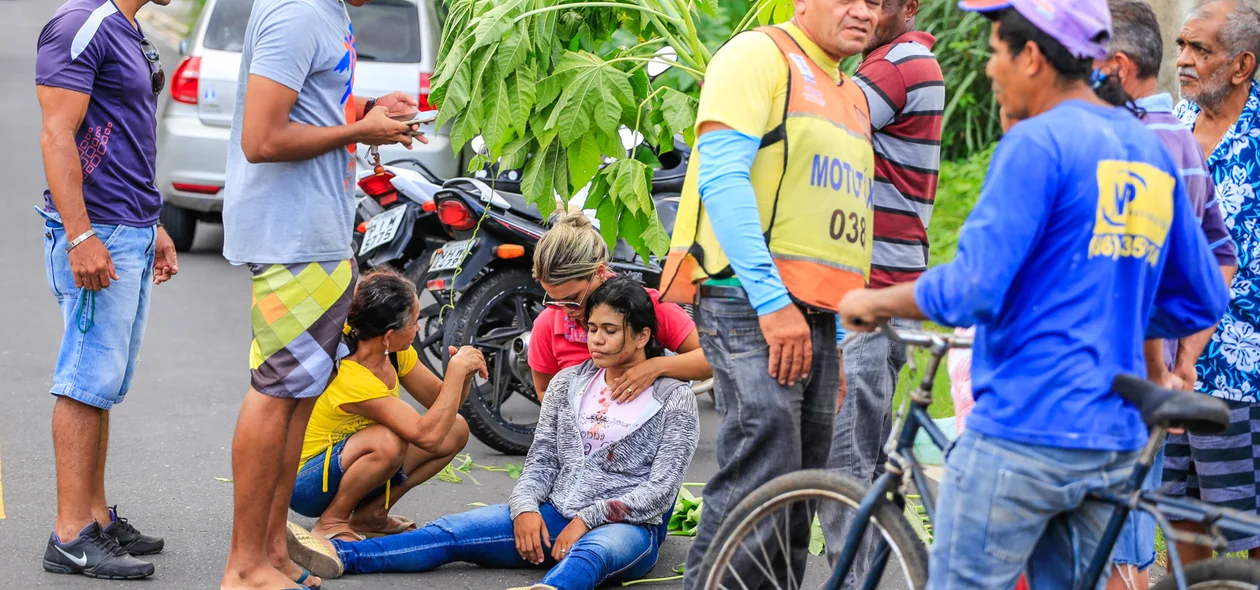 Populares e amigos ajudaram a acidentada 