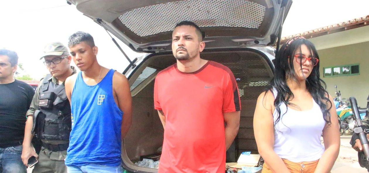 Foram presos três suspeitos, ainda restam dois foragidos