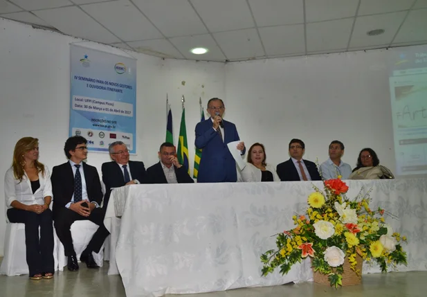 Mesa diretora dos trabalhos