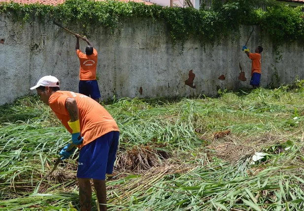 Detentos em trabalho pelo projeto "trabalhar"