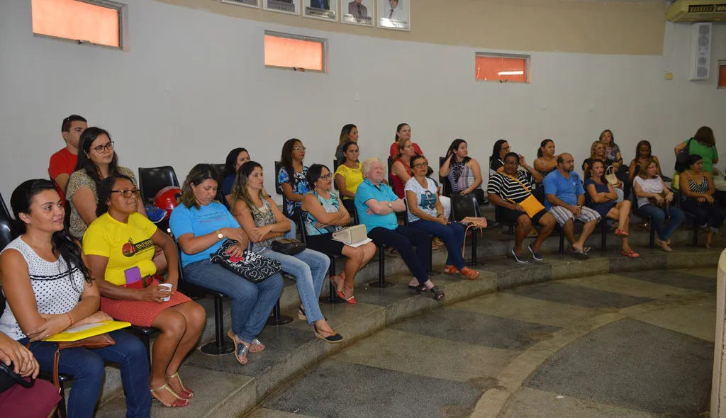 Filiados participam de assembleia
