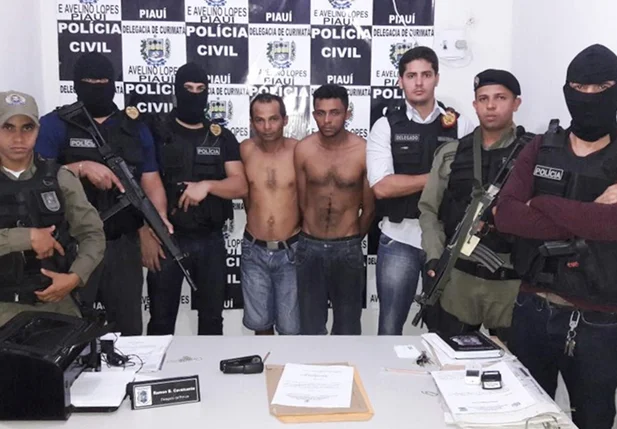 Polícia prende acusados de homicídio em Curimatá