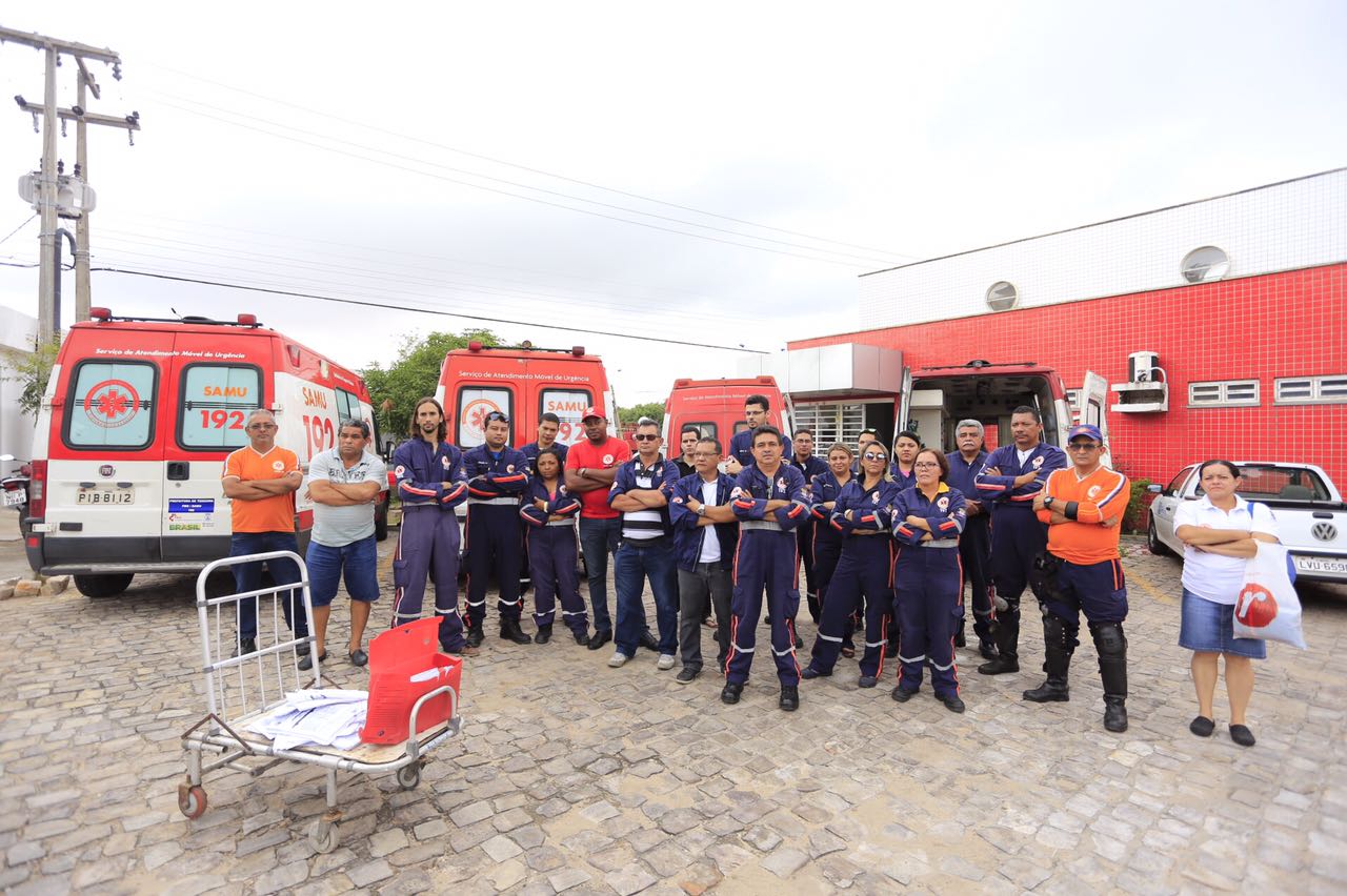 Servidores do SAMU parados