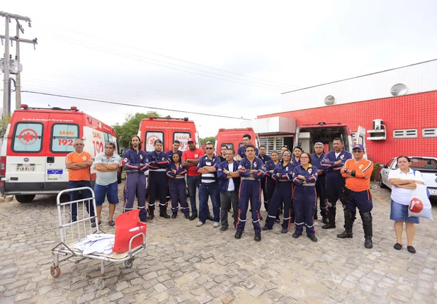 Servidores do SAMU parados