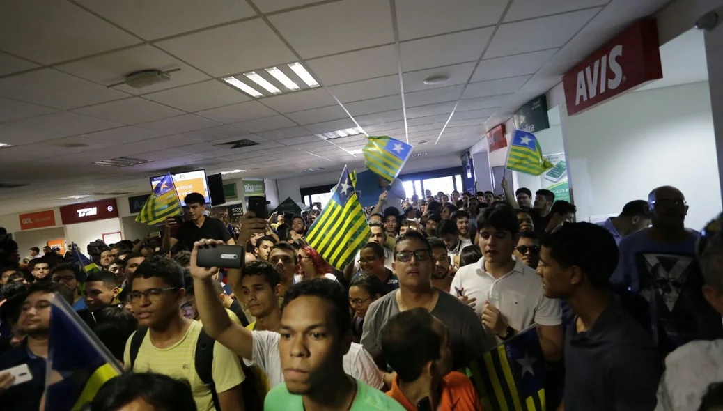 Ativistas recebem Jair Bolsonaro em Teresina