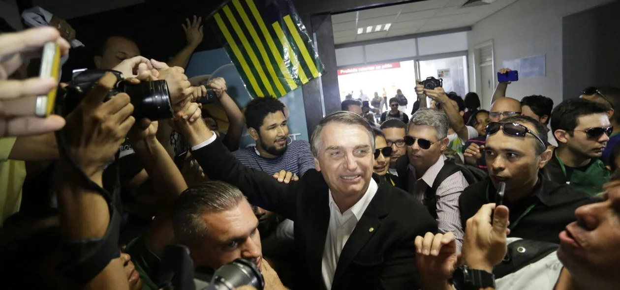Bolsonaro desembarca na Capital do Piauí