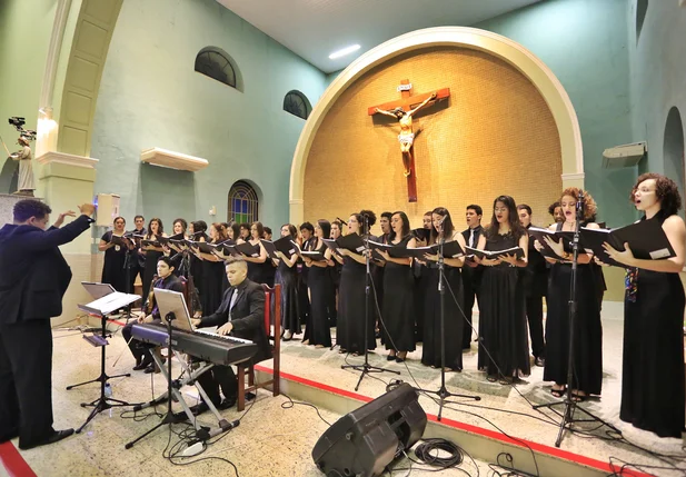 Concerto do Sesc Partituras emociona fiéis na Vila Operária