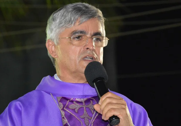 Procissão reúne multidão no município de Picos