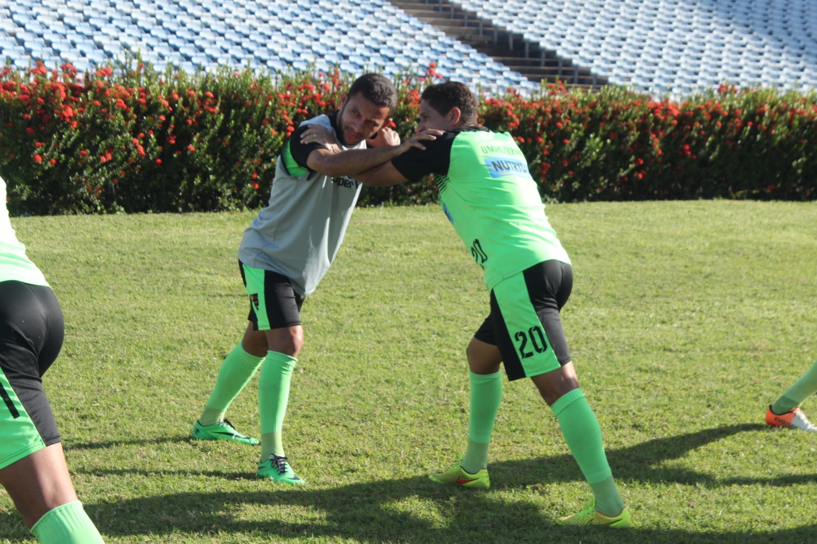 Treino realizado no estádio Albertão
