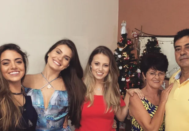 Camila com a família