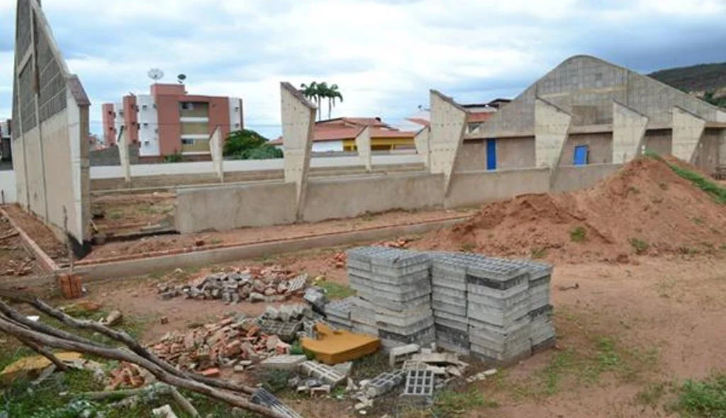 Obra ficou paralisada mais de três anos