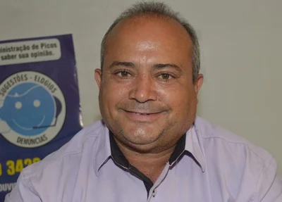 Zacarias Teixeira é reeleito presidente do PT de Picos