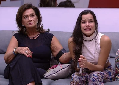 Emilly chora após eliminação de Marcos