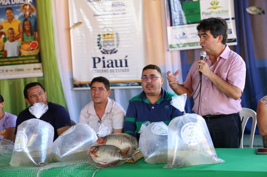 20 mil alevinos são entregues a criadores de Esperantina