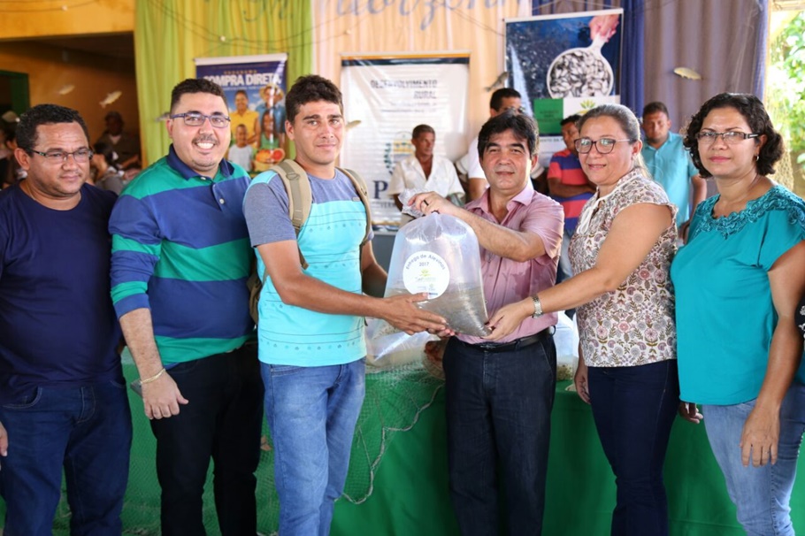 20 mil alevinos são entregues a criadores de Esperantina