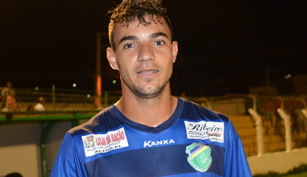 Alex Mineiro, autor do terceiro gol do Altos