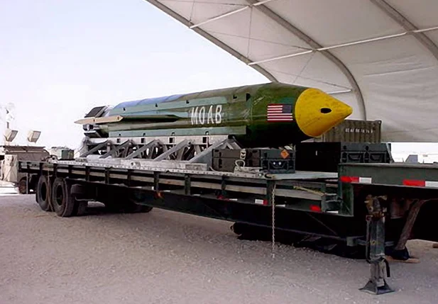 EUA usaram pela 1ª vez maior bomba não-nuclear