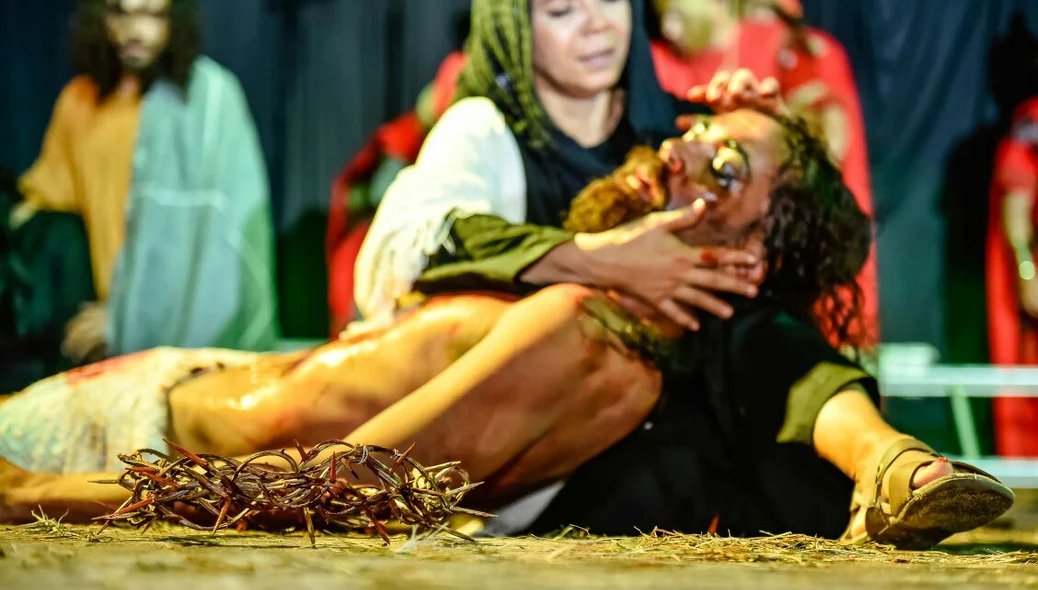 Maria ampara Jesus