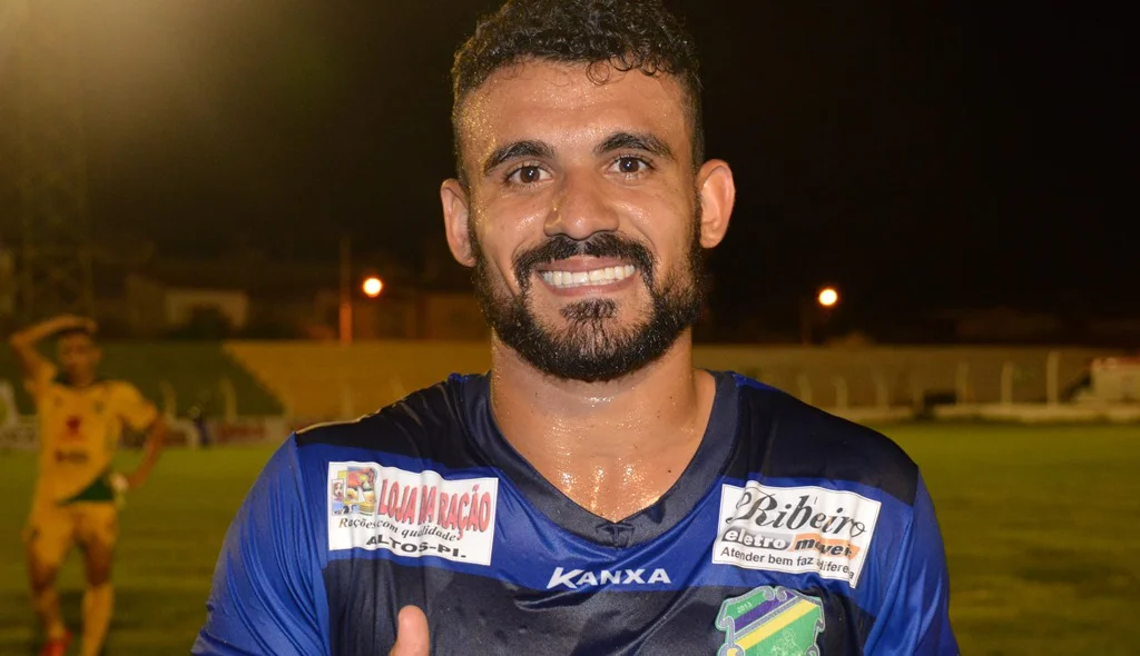 Tiaguinho, autor do segundo gol de Altos