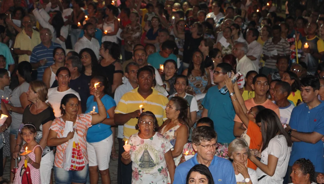 Multidão acompanhou procissão 