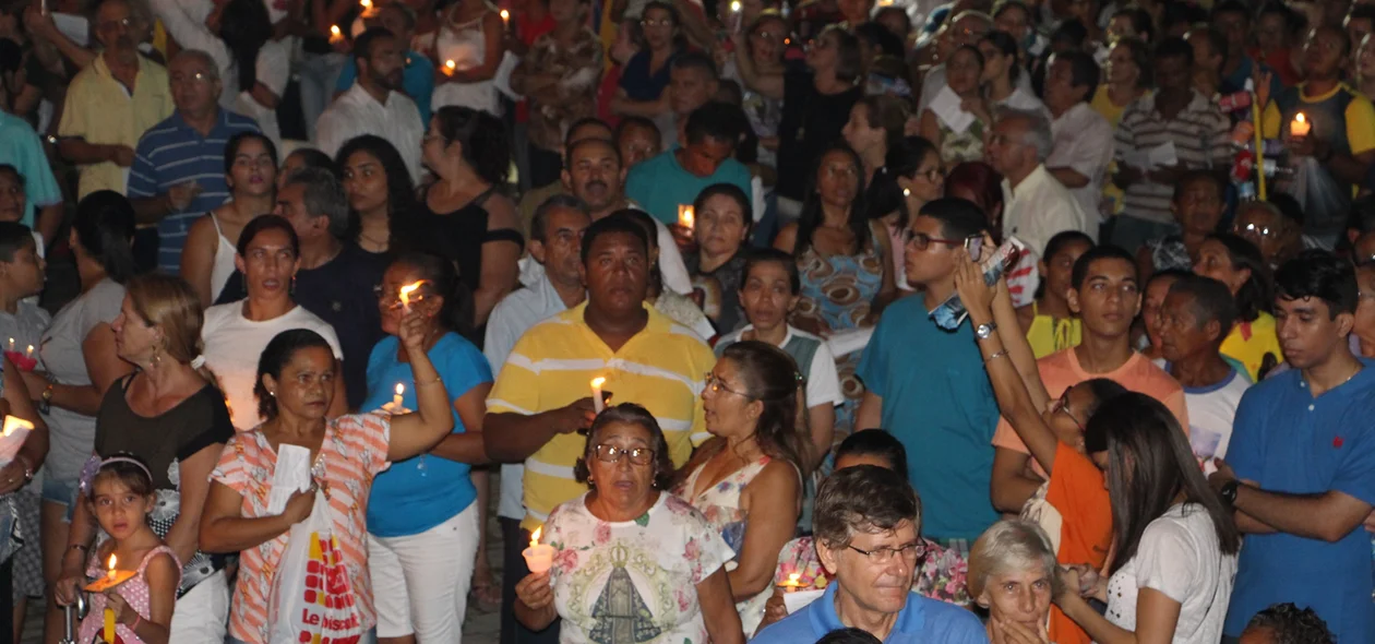 Multidão acompanhou procissão 