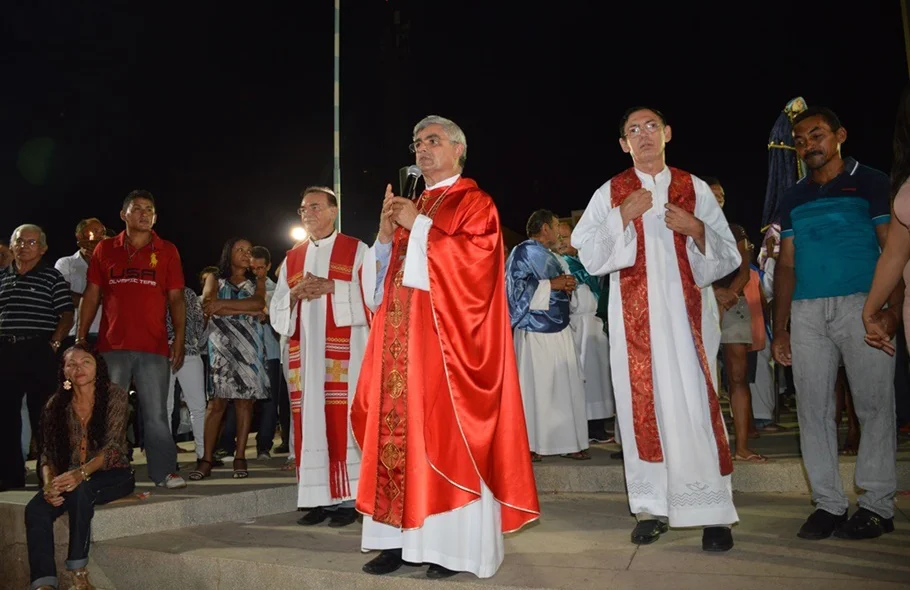 Dom Plínio convoca fiéis a participarem da Vigília Pascal neste sábado