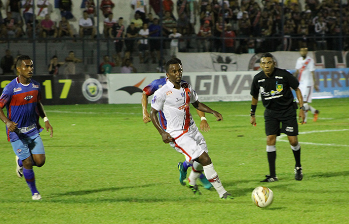 Partida válida pelo primeiro turno do Campeonato Piauiense