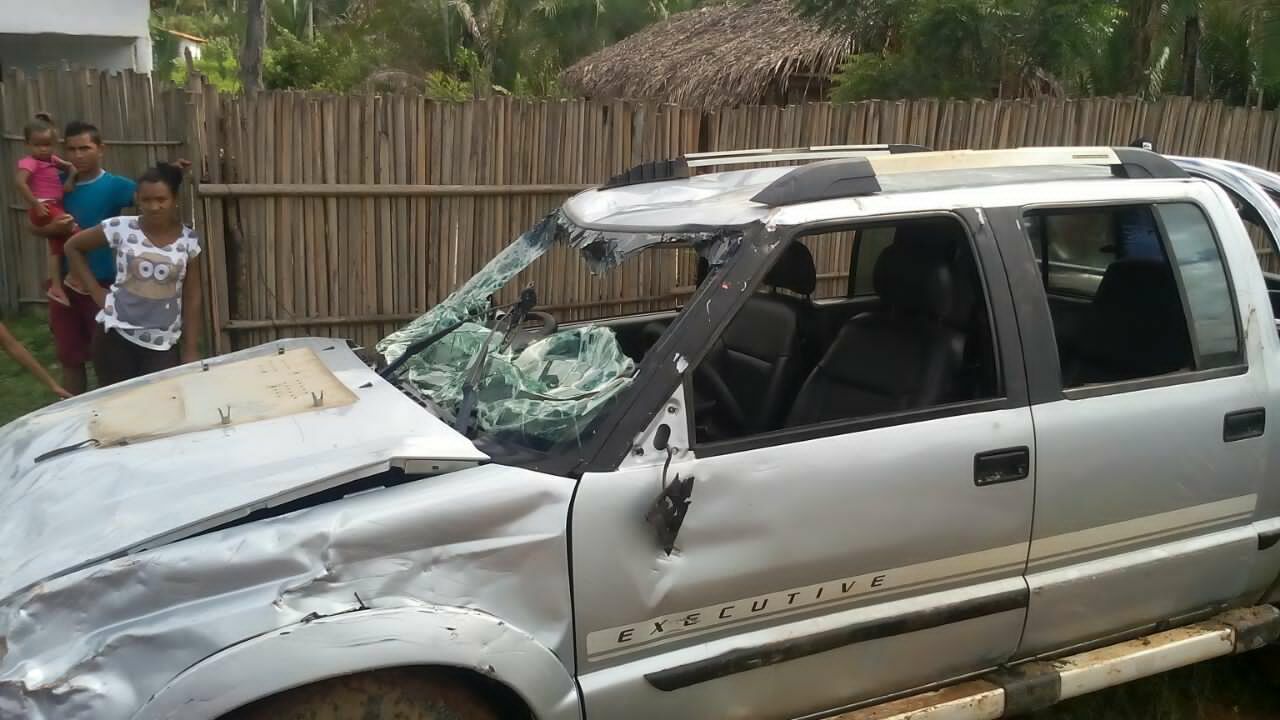 Veículo ficou destruído 