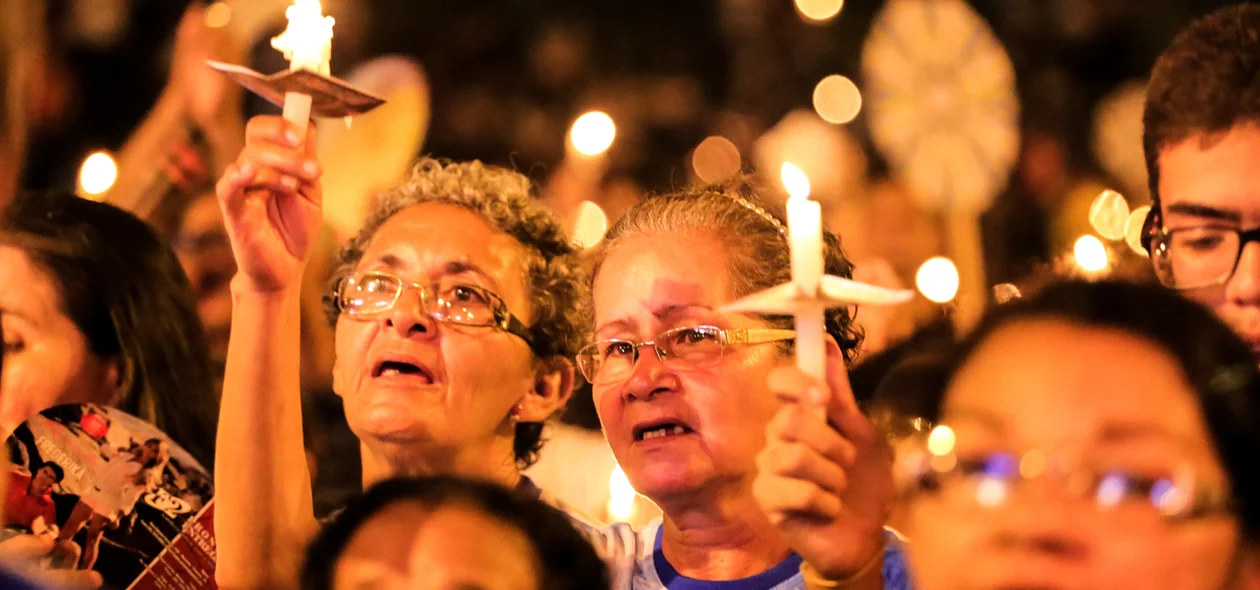 Fiéis durante a missa