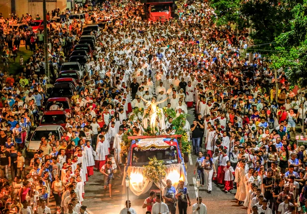 Ressuscita com cristo atraiu milhares de fiéis