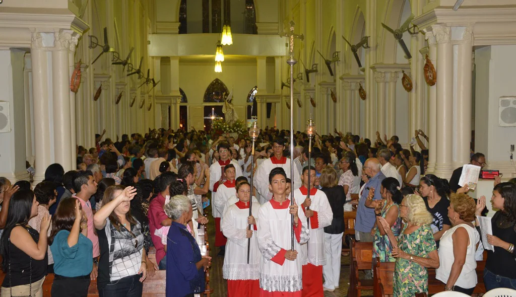 Imagem retorna à Catedral