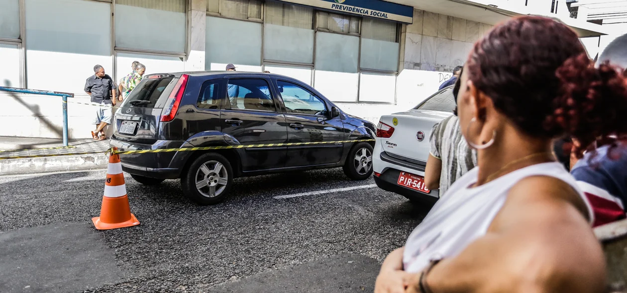 Local do crime isolado por policiais