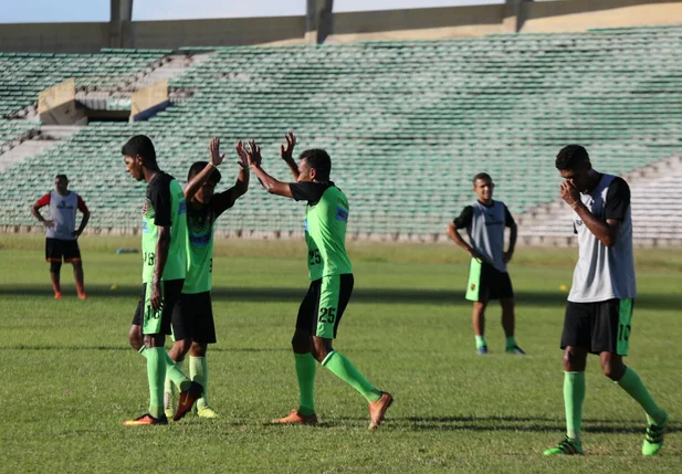 Último treino realizado pelo Flamengo-PI, no estádio Albertão