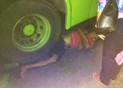 Vítima é atropelada por ônibus 