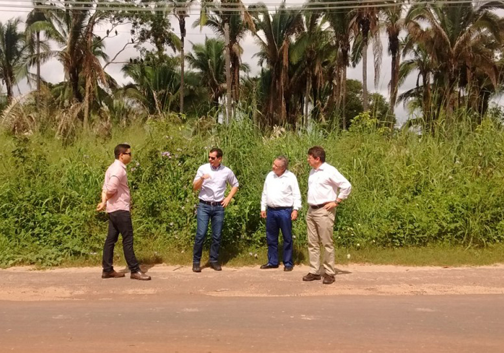 José João Braga em visita a obra na Avenida Josué de Moura Santos 