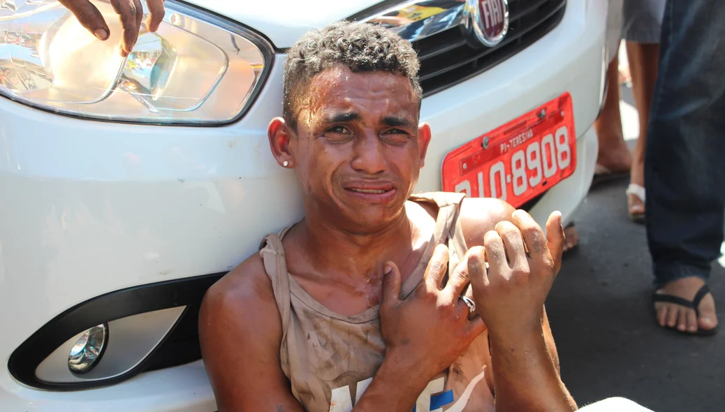 Arrombador tem braço quebrado pela população