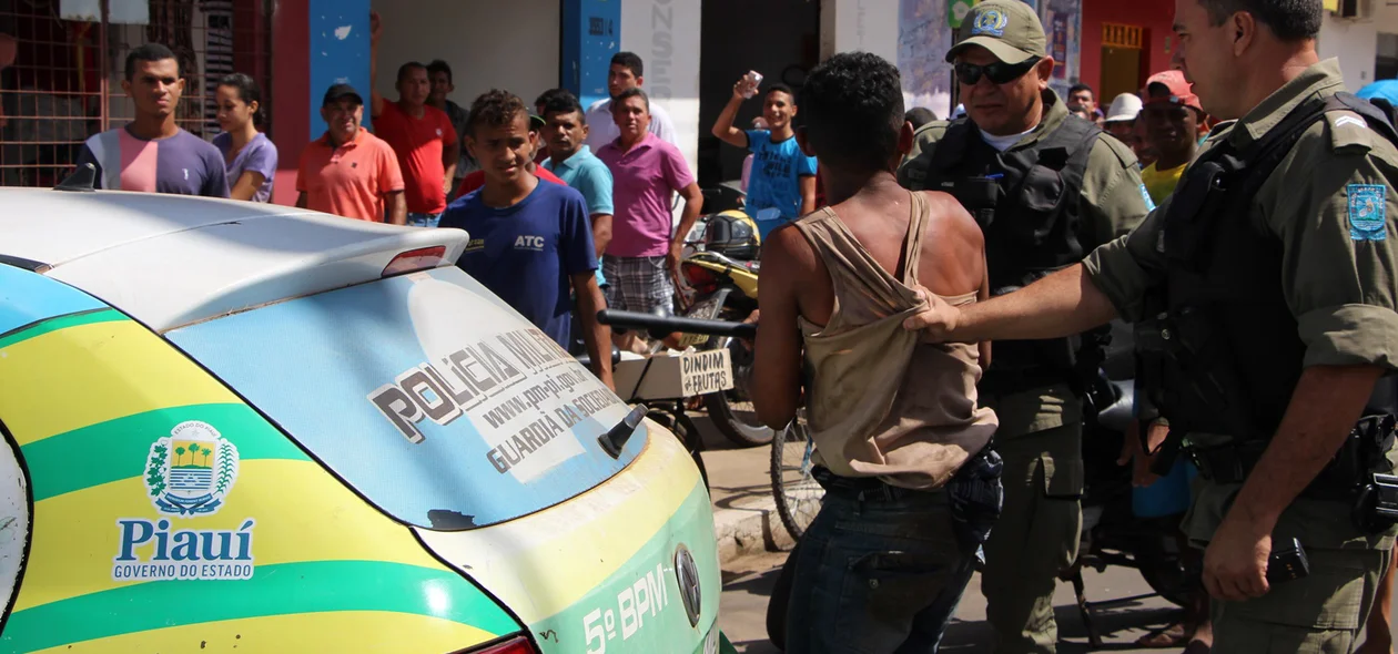 Bandido é espancado na zona leste