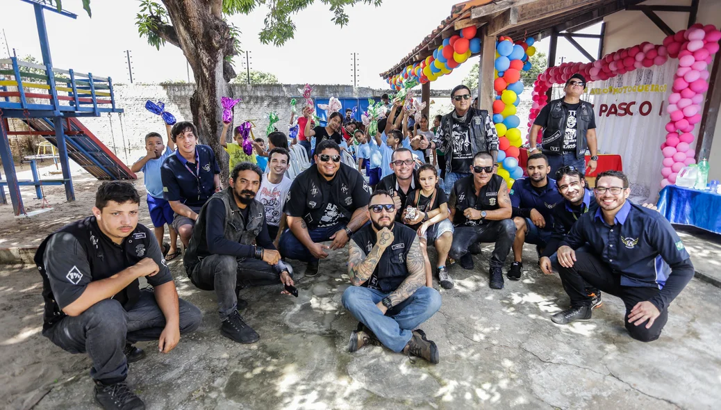 Motoclubes se unem e fazem ação social para crianças  