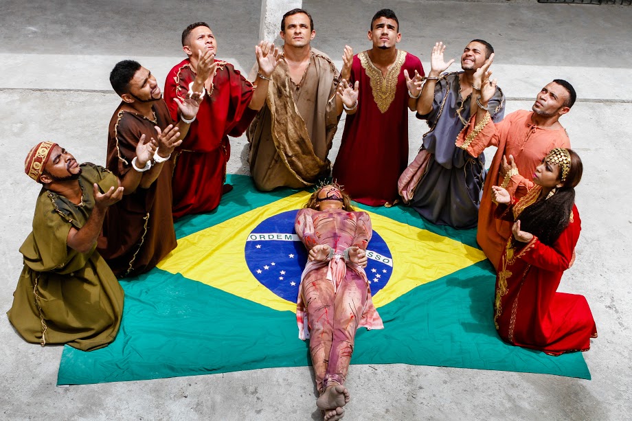 Detentos em encenação 