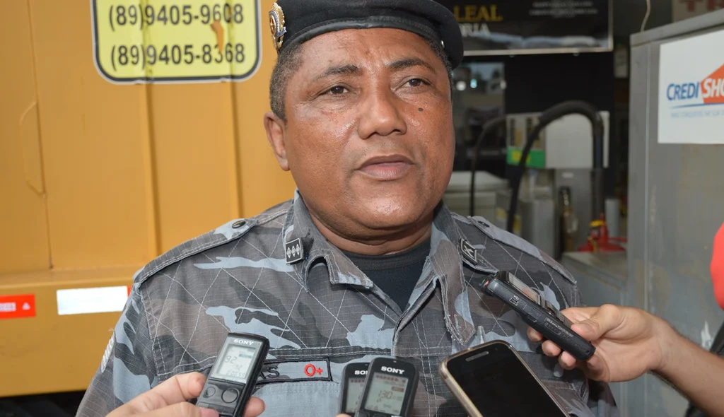 Capitão Elias, relações públicas do 4º BPM.