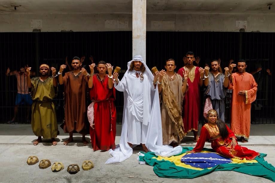 Detentos ensaiando para a apresentação