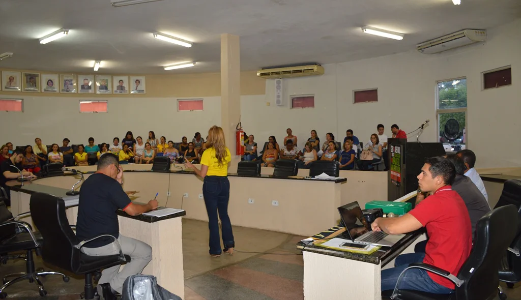 Assembleia foi conduzida pela presidente do Sindserm. 1