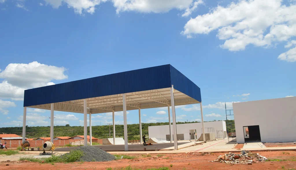 Obra foi retomada este ano.