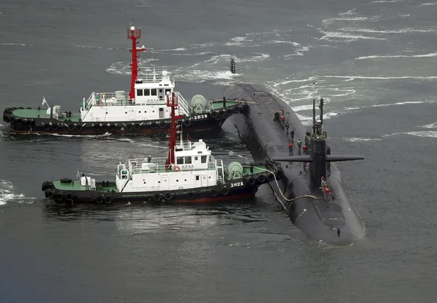 perto de seu território. Submarino USS Michigan é reabastecido nesta terça-feira (25) no porto de Busan, n