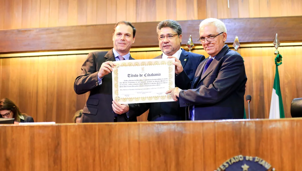 Cardiologista Pedro Lemos recebe titulo de Cidadão Piauiense