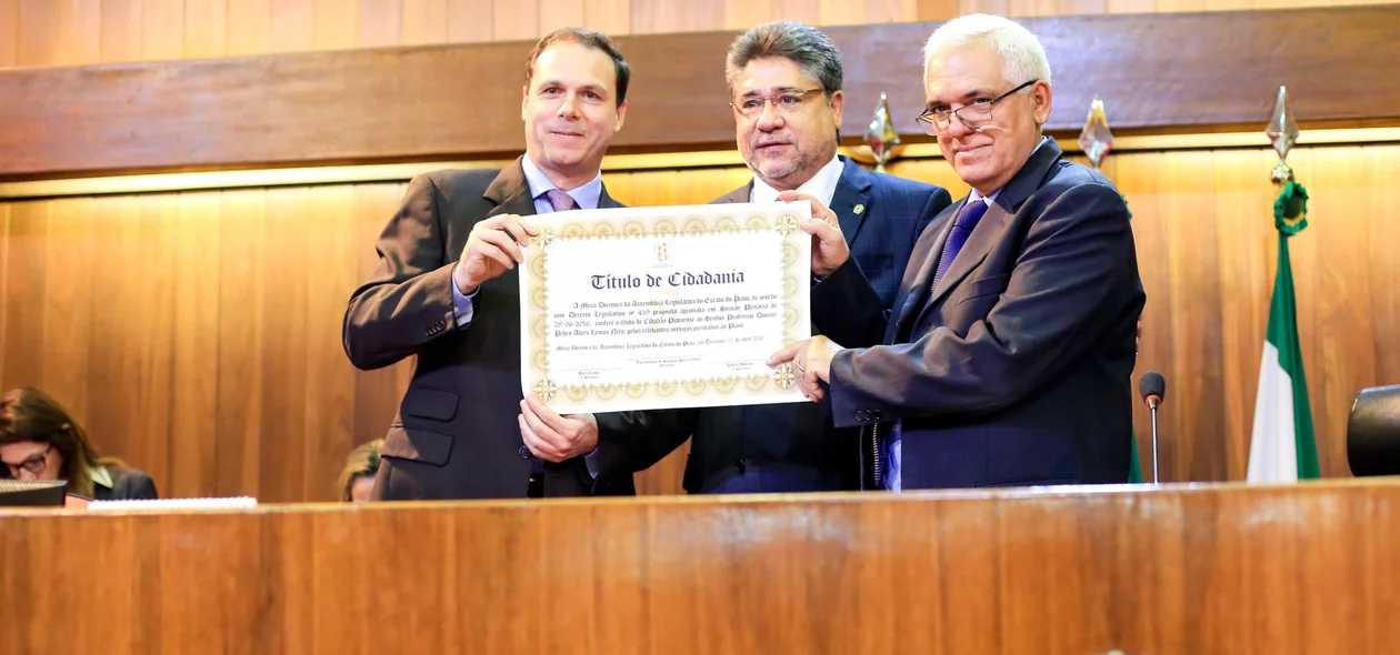 Cardiologista Pedro Lemos recebe titulo de Cidadão Piauiense